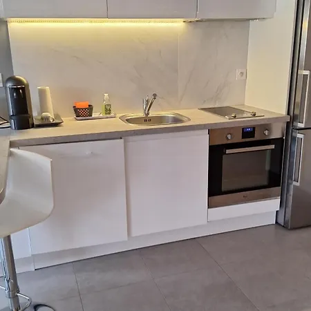 Beau 2 Pieces Rue D'antibes * Cannes