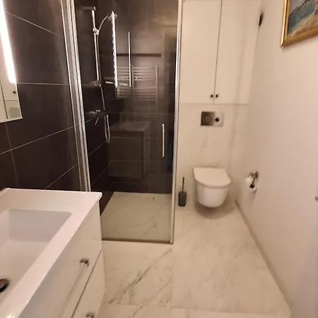 Beau 2 Pieces Rue D'antibes Cannes