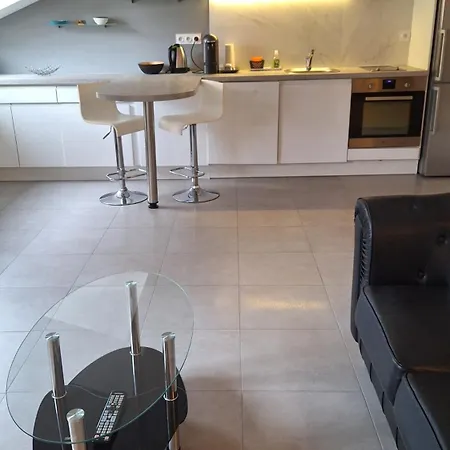 Beau 2 Pieces Rue D'antibes Cannes